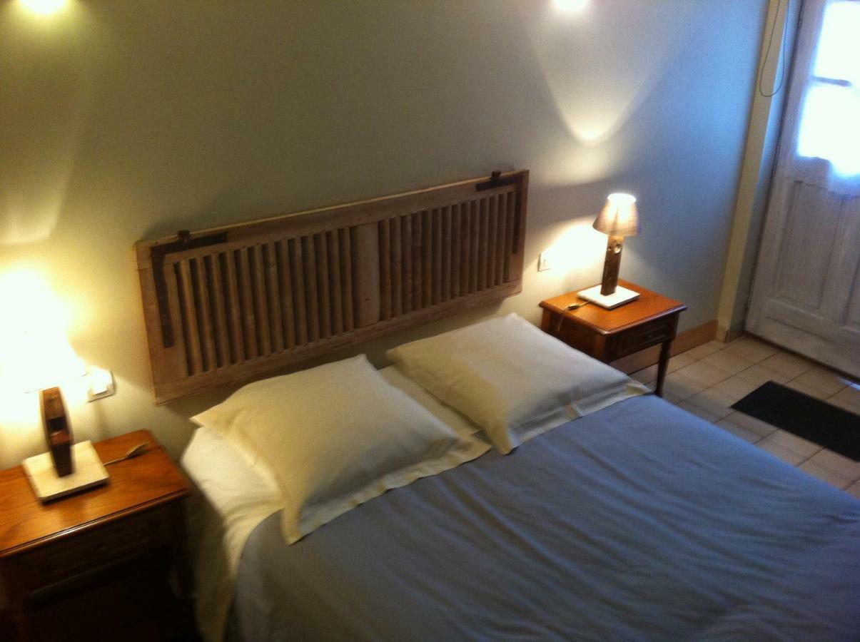 La Ferme Des Vignes Bed & Breakfast Hotot-en-Auge ภายนอก รูปภาพ