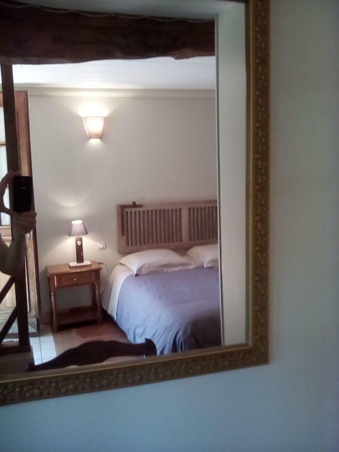 La Ferme Des Vignes Bed & Breakfast Hotot-en-Auge ภายนอก รูปภาพ