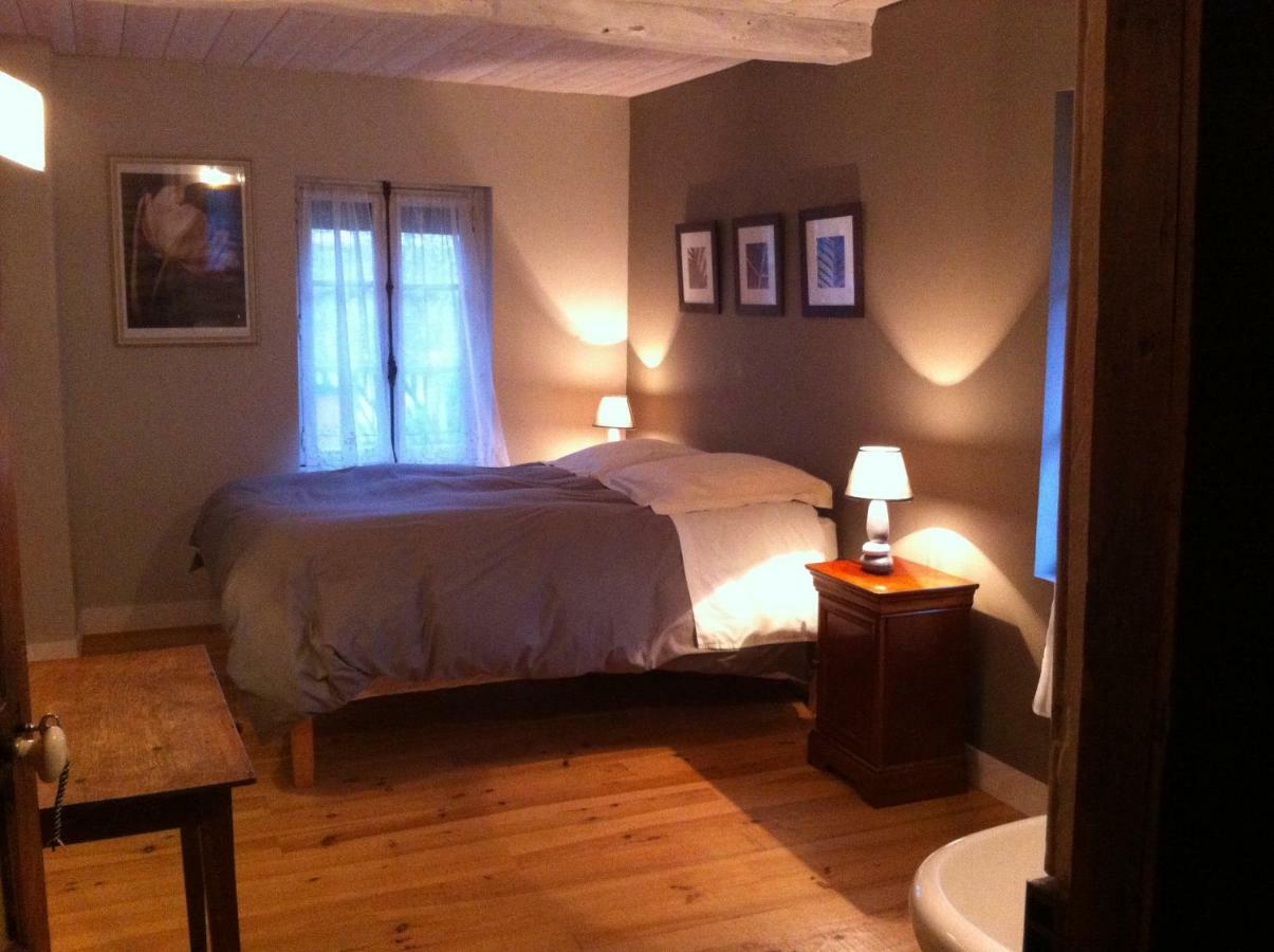 La Ferme Des Vignes Bed & Breakfast Hotot-en-Auge ภายนอก รูปภาพ